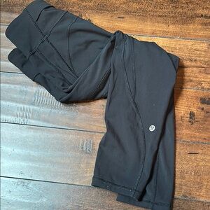 Lululemon Speed up Black Leggings sz 6 crop